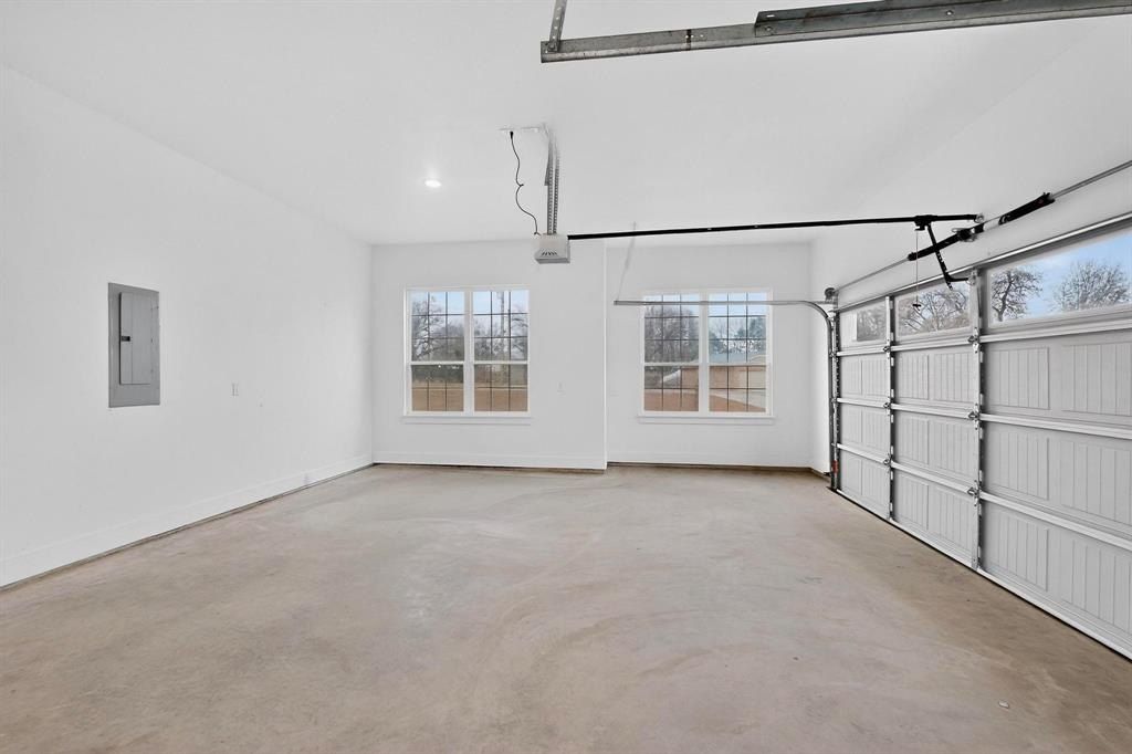 339 Cross Tie Ranch Road. Trinidad, TX 75163