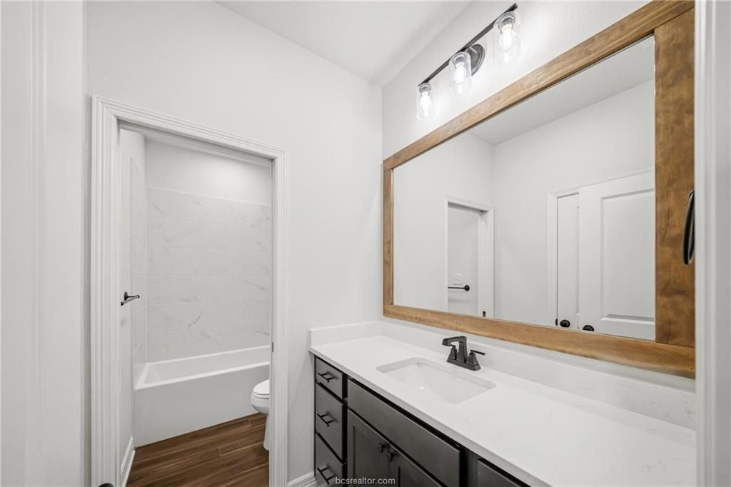 Courtside Drive. Snook, TX 77878