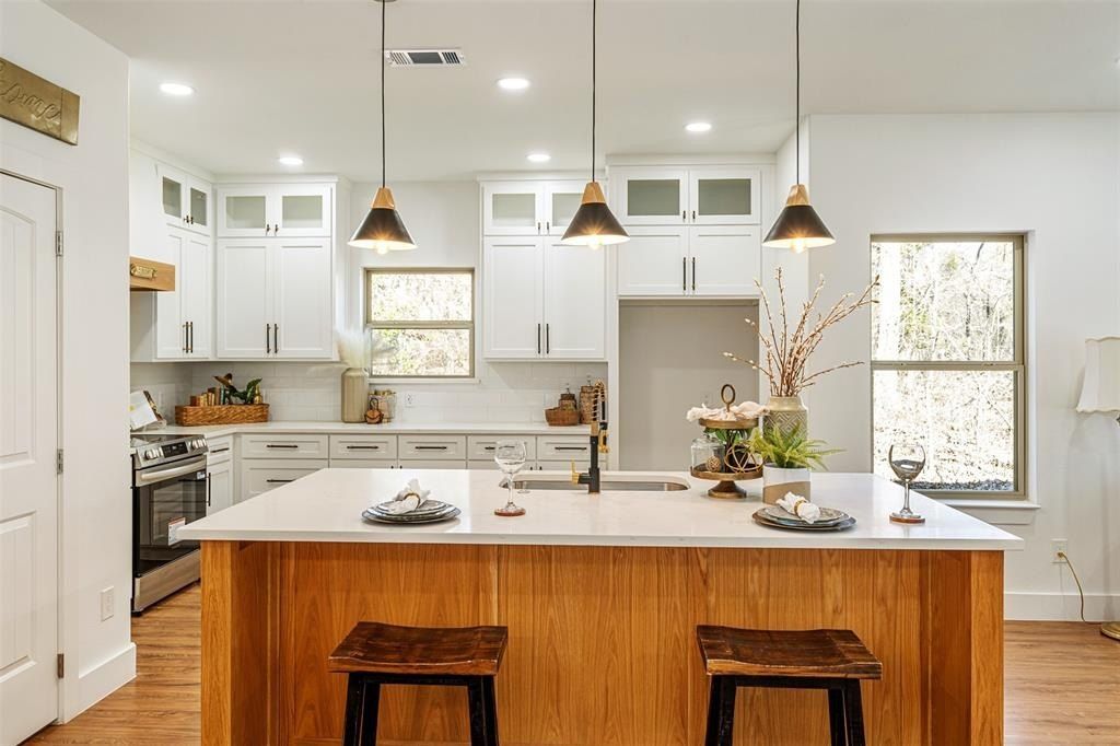 227 Quail Run Road. Trinidad, TX 75163