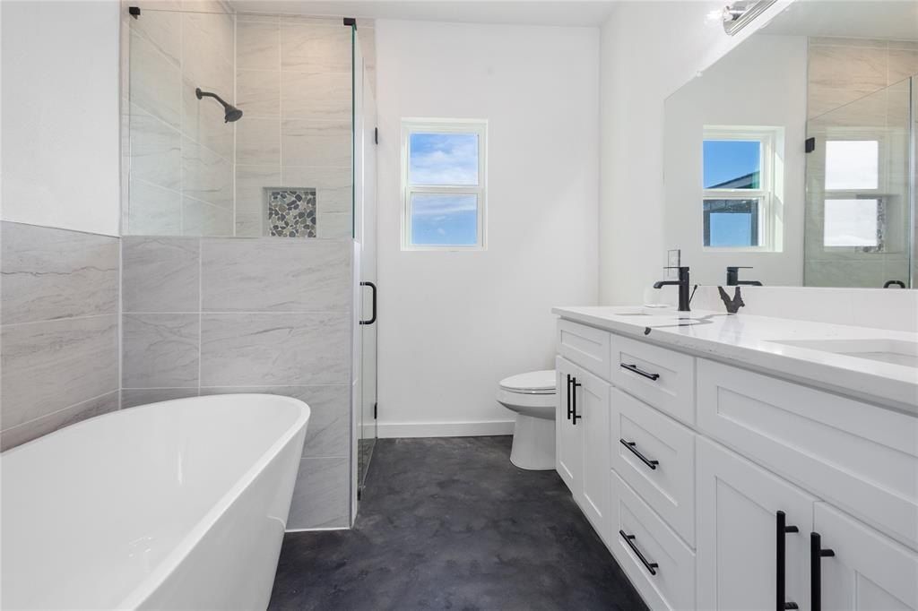 131 Stillmeadow Way. Whitney, TX 76692