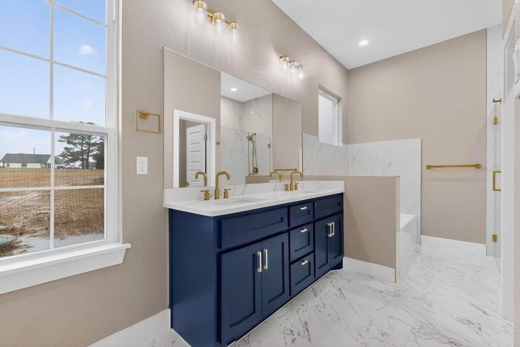 335 Cross Tie Ranch Road. Trinidad, TX 75163