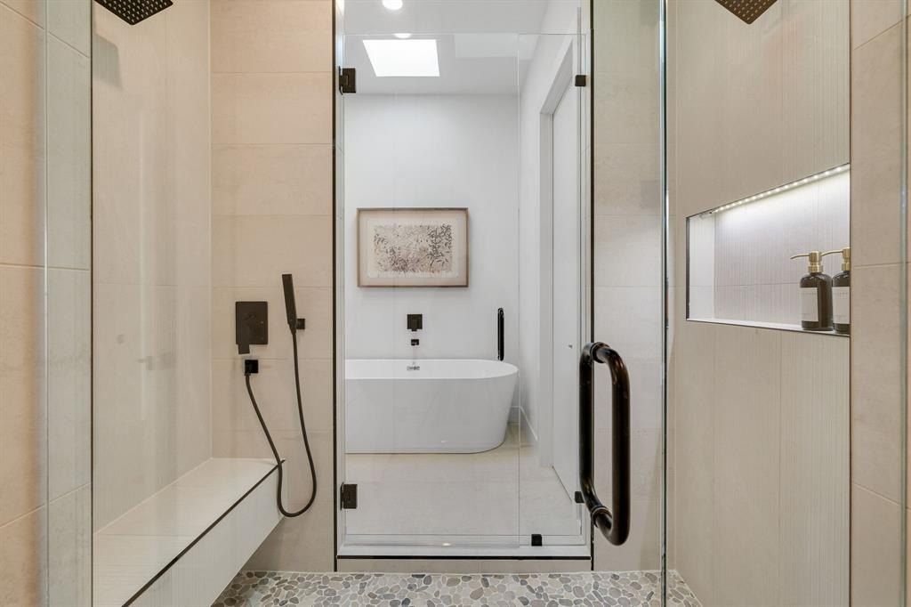 3832 Blue Trace Lane. Farmers Branch, TX 75244