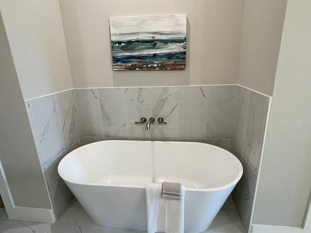 462 Creekside. Haslet, TX 76052