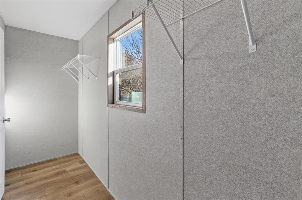 123 Kelly Court. Azle, TX 76020