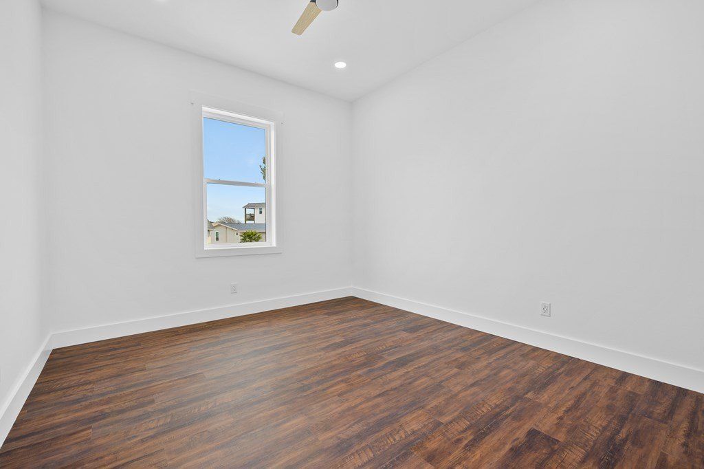 113 Port St Claire. Aransas Pass, TX 78336