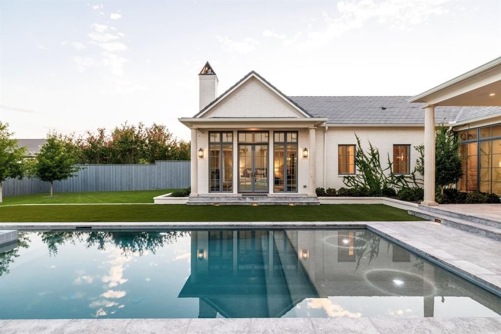 5610 Lobello. Dallas, TX 75229