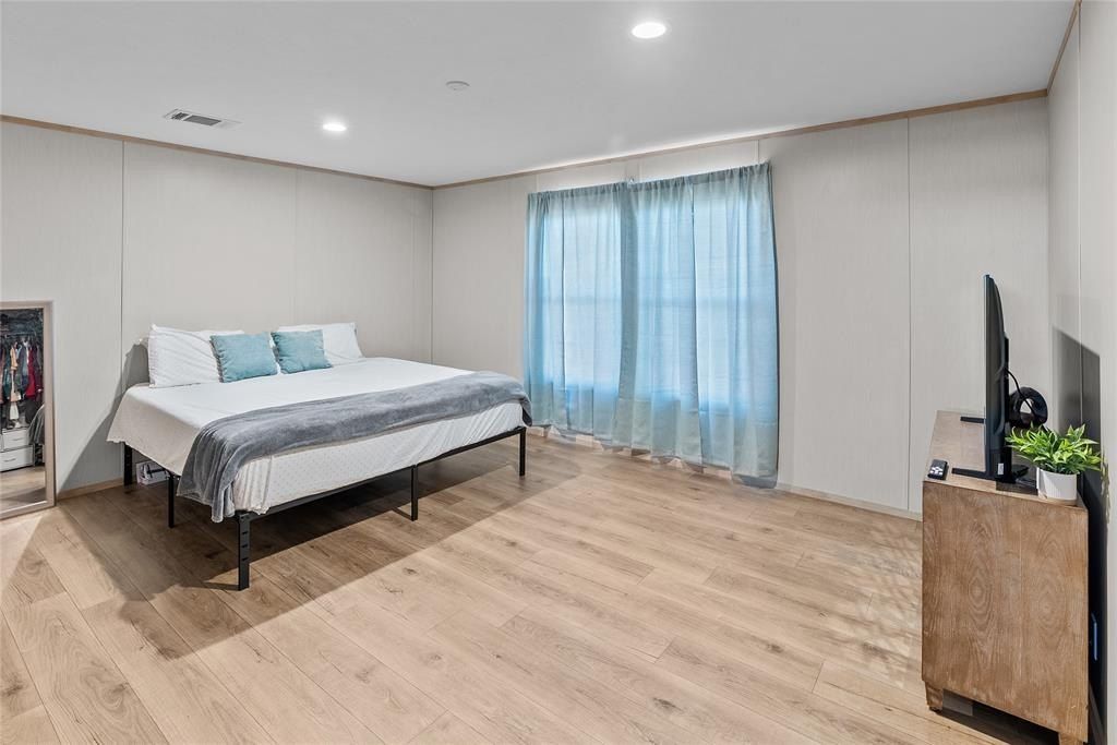 10616 Mustang Drive. Godley, TX 76044