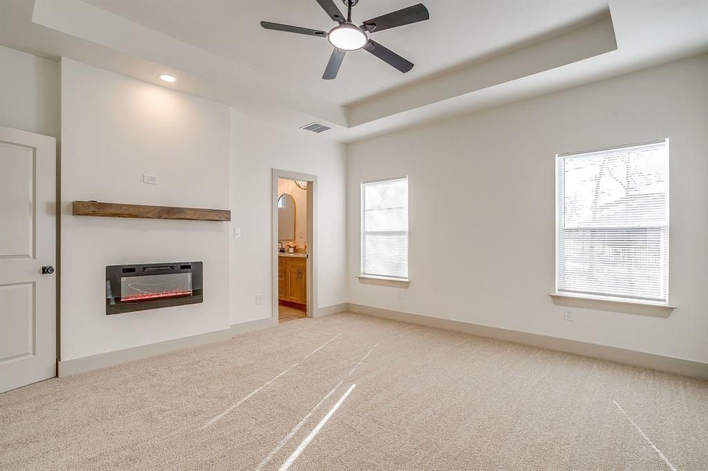 725 Haynie Drive. Runaway Bay, TX 76426