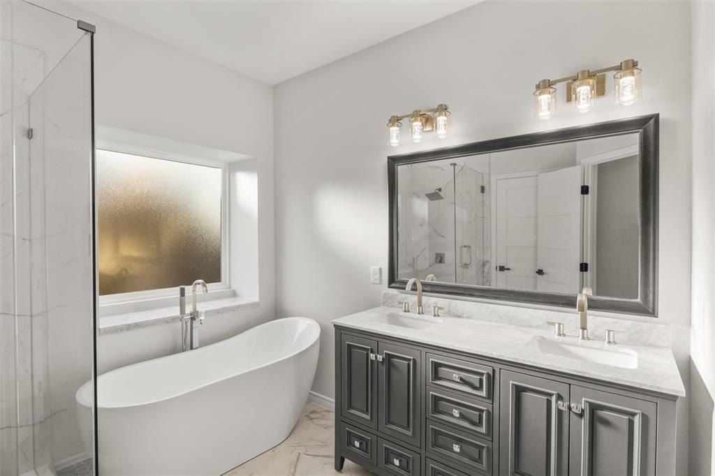 1357 Beach Drive. Pelican Bay, TX 76020