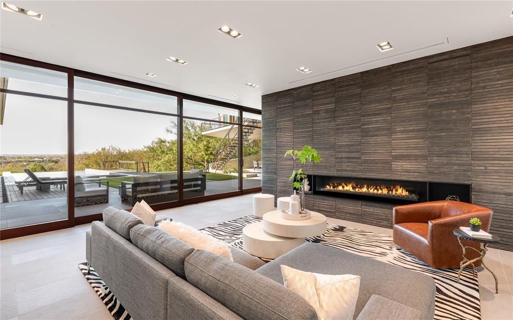 3736 Aviemore Drive. Fort Worth, TX 76109