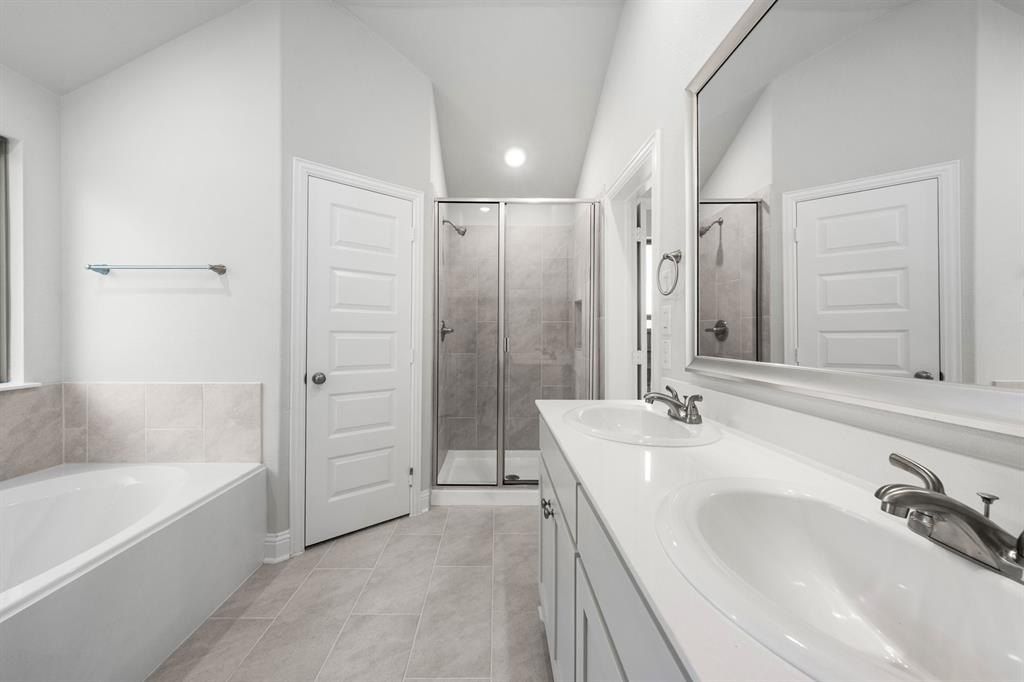 3808 Arrowchop Drive. Caddo Mills, TX 75135