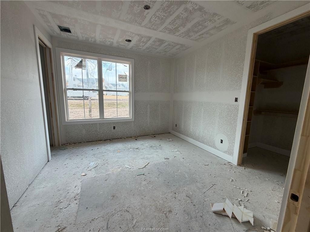 Paulo Court. Bryan, TX 77808