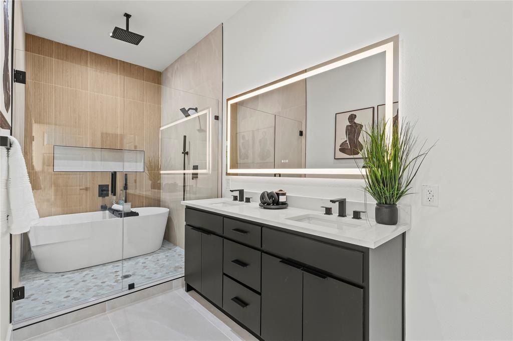 2007 N Montclair Avenue. Dallas, TX 75208