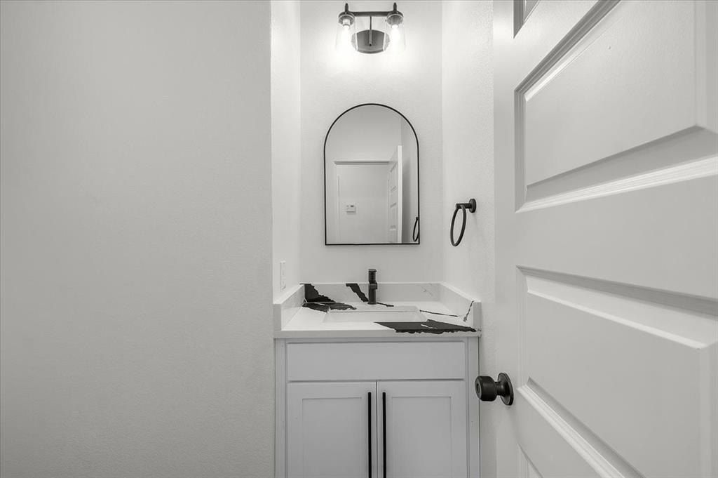 415 Hensley Drive. Grand Prairie, TX 75050