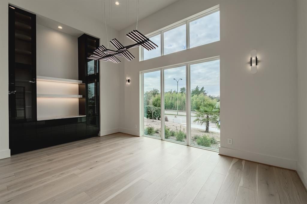 11314 Hillcrest Road. Dallas, TX 75230