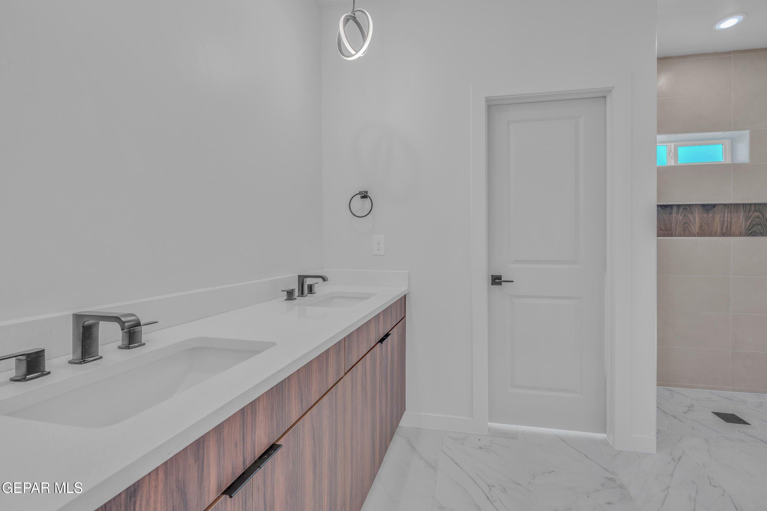 Nesreen Drive. El Paso, TX 79934