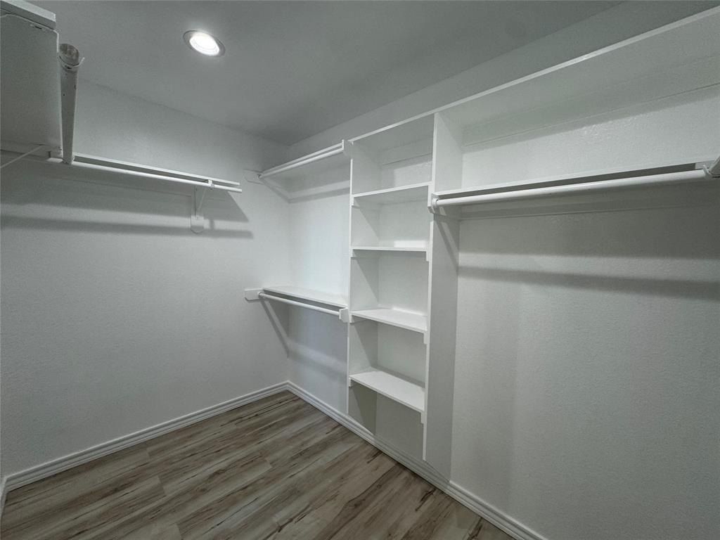 Lois Circle. Granbury, TX 76049