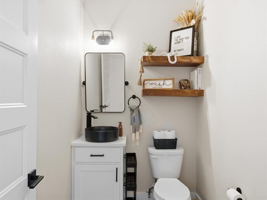 188 Seaside Drive. Gun Barrel City, TX 75156