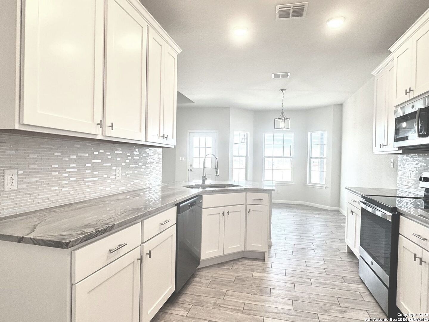 14329 Wisdom. Atascosa, TX 78002