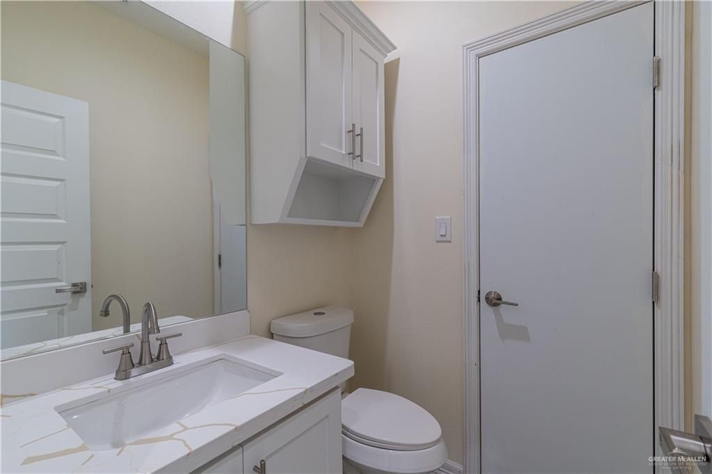 613 Tower Oak Drive. Alamo, TX 78516