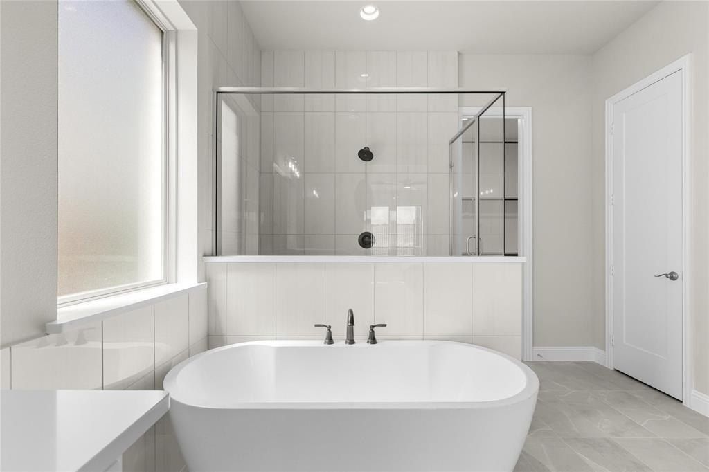 4524 Sky Harbor Drive. Rockwall, TX 75087