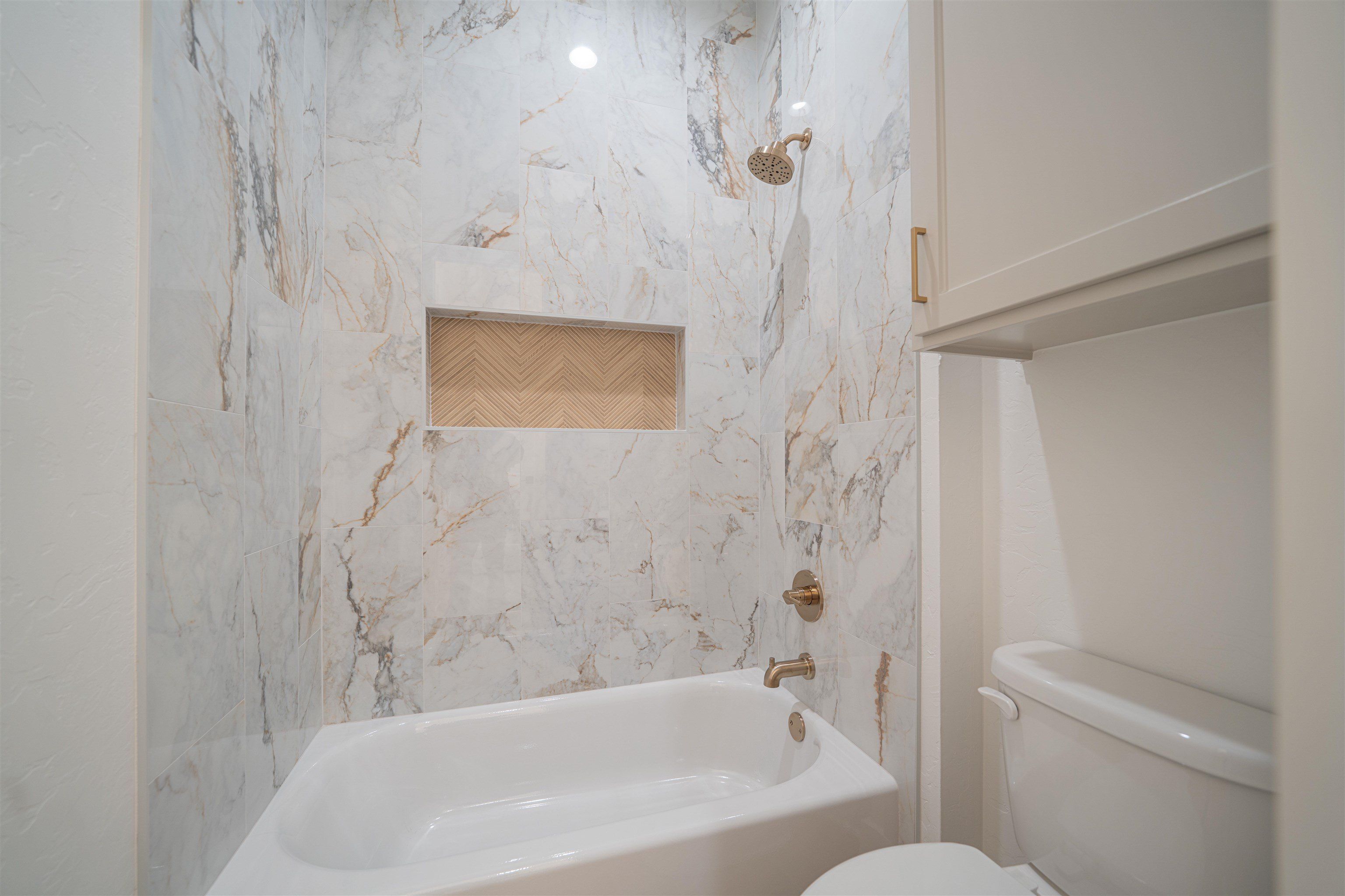 140 Waterfowl. Longview, TX 75602