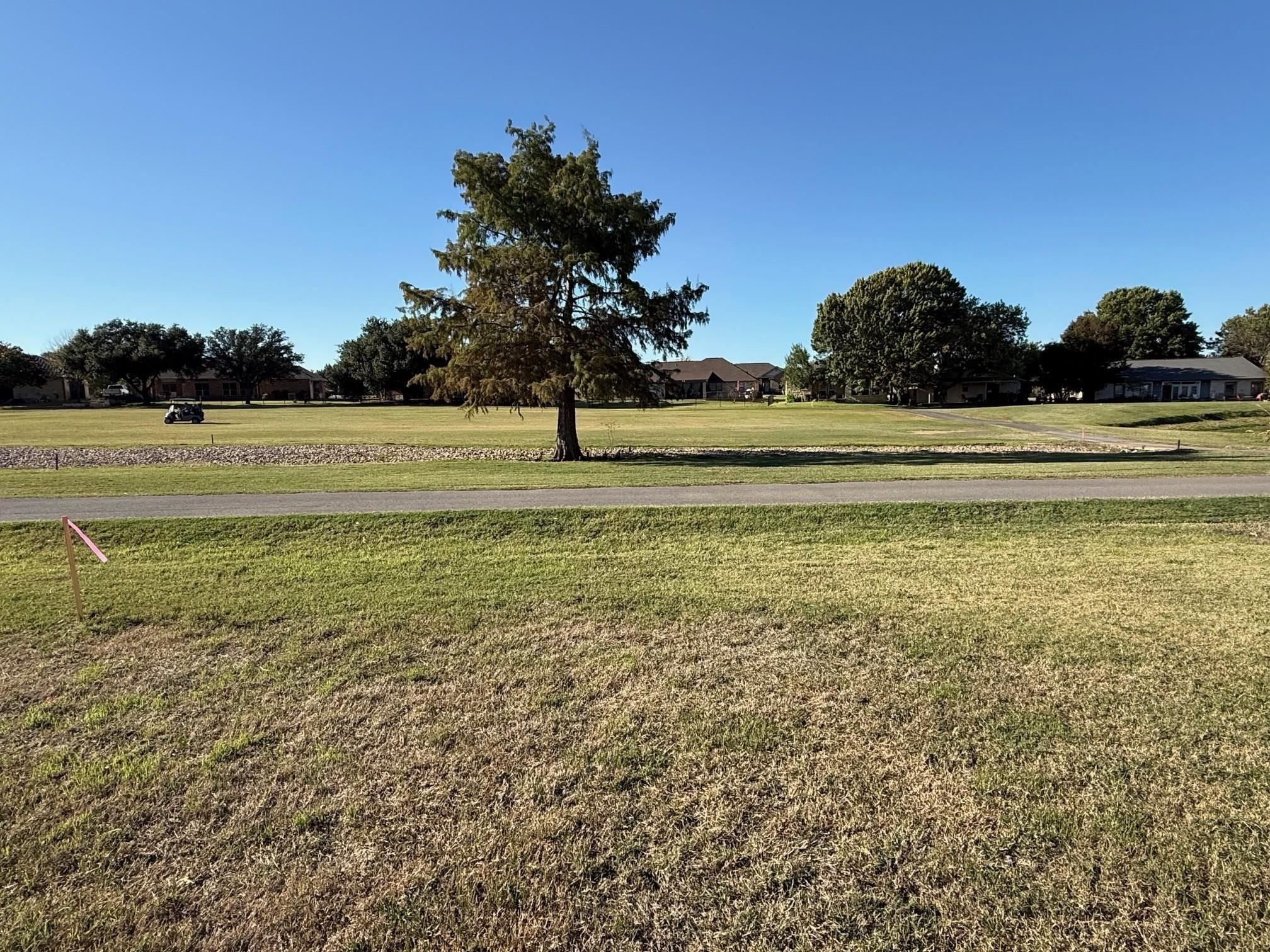 134 Pinehurst. Meadowlakes, TX 78654