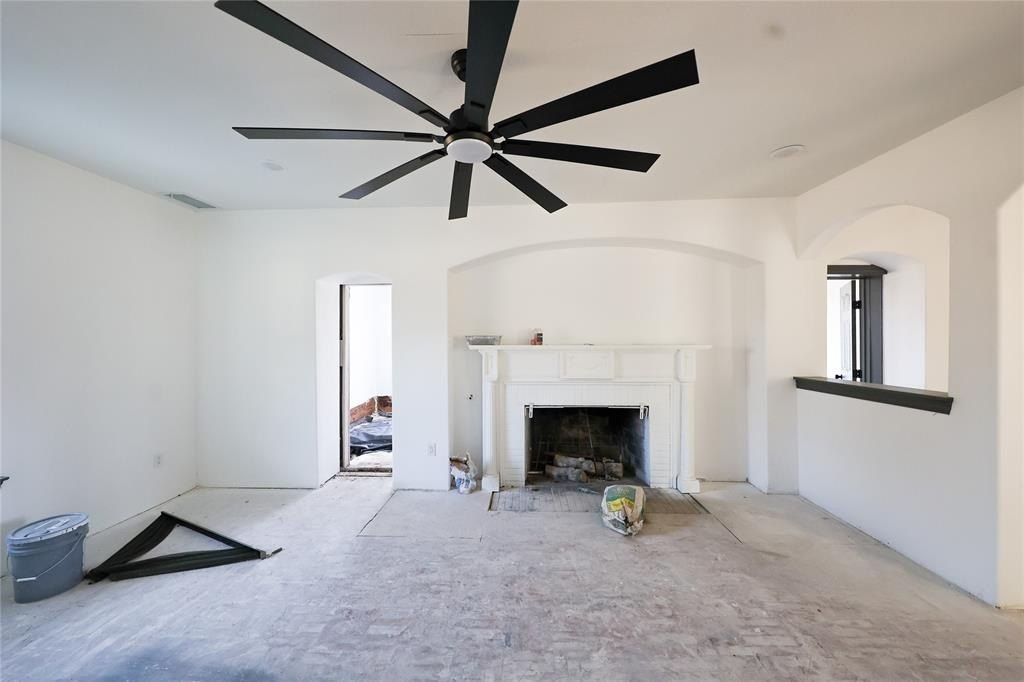 5120 Barnett Street. Fort Worth, TX 76112