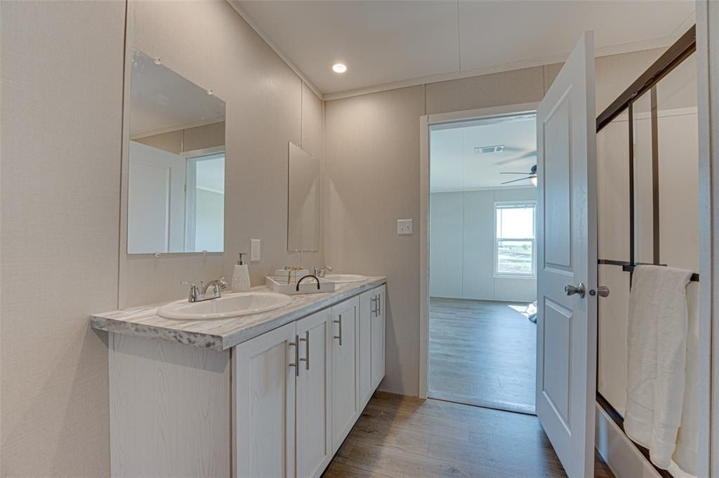 3061 Cochise Court. Ferris, TX 75125