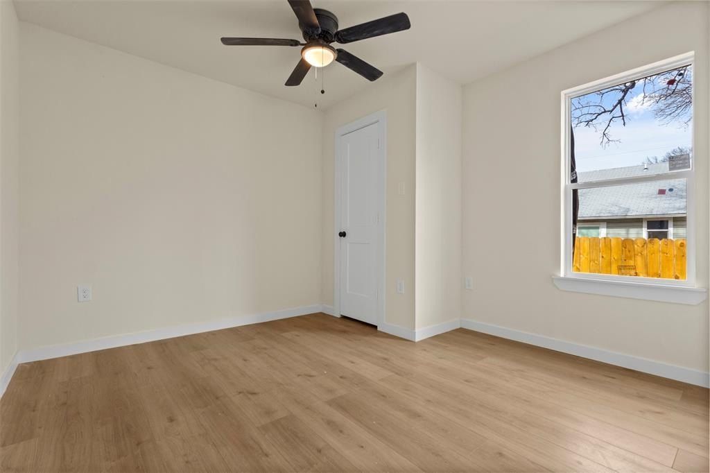 153 Avondale Avenue. Azle, TX 76020