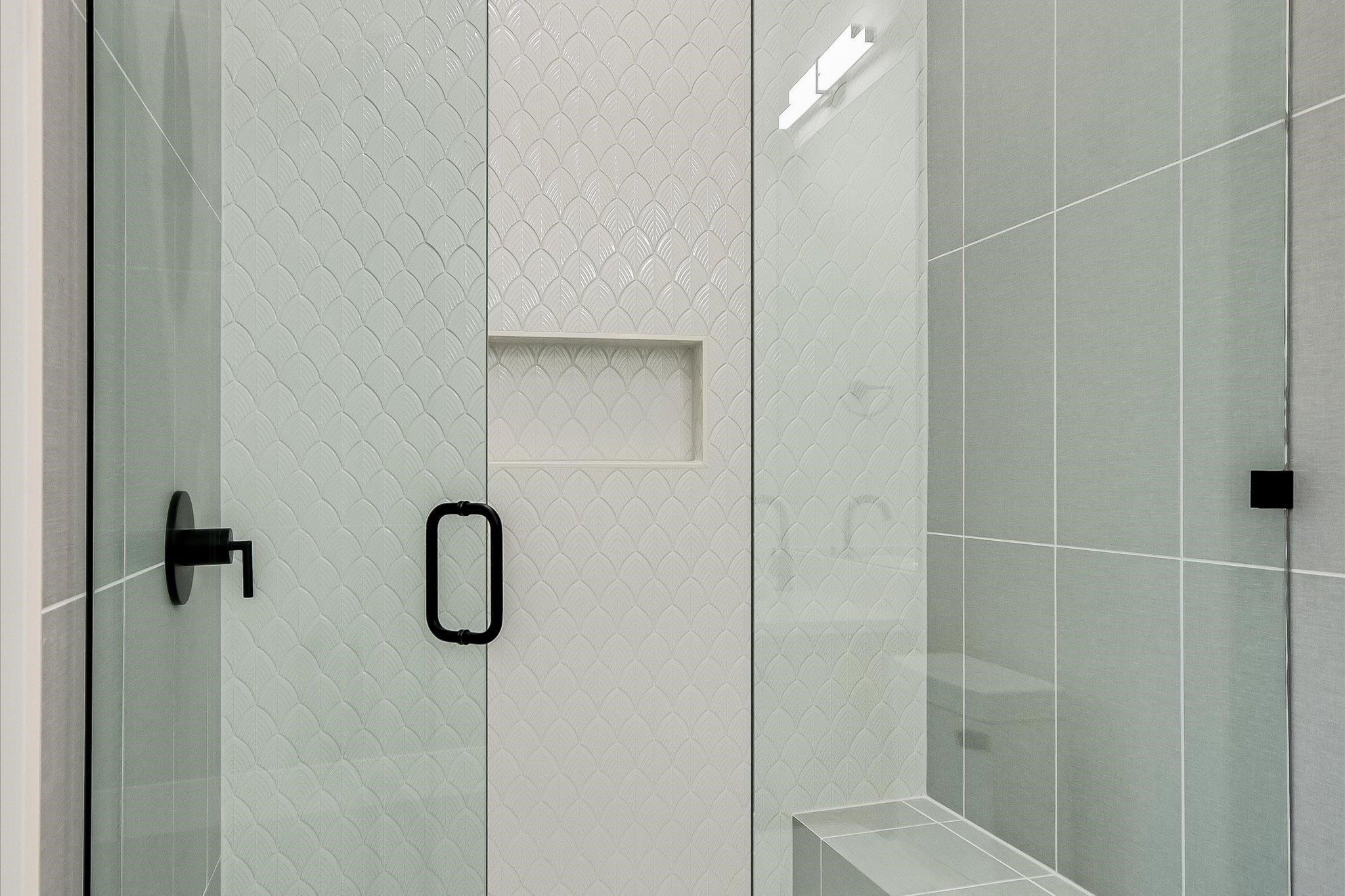 98 Wennmohs Place. Horseshoe Bay, TX 78657