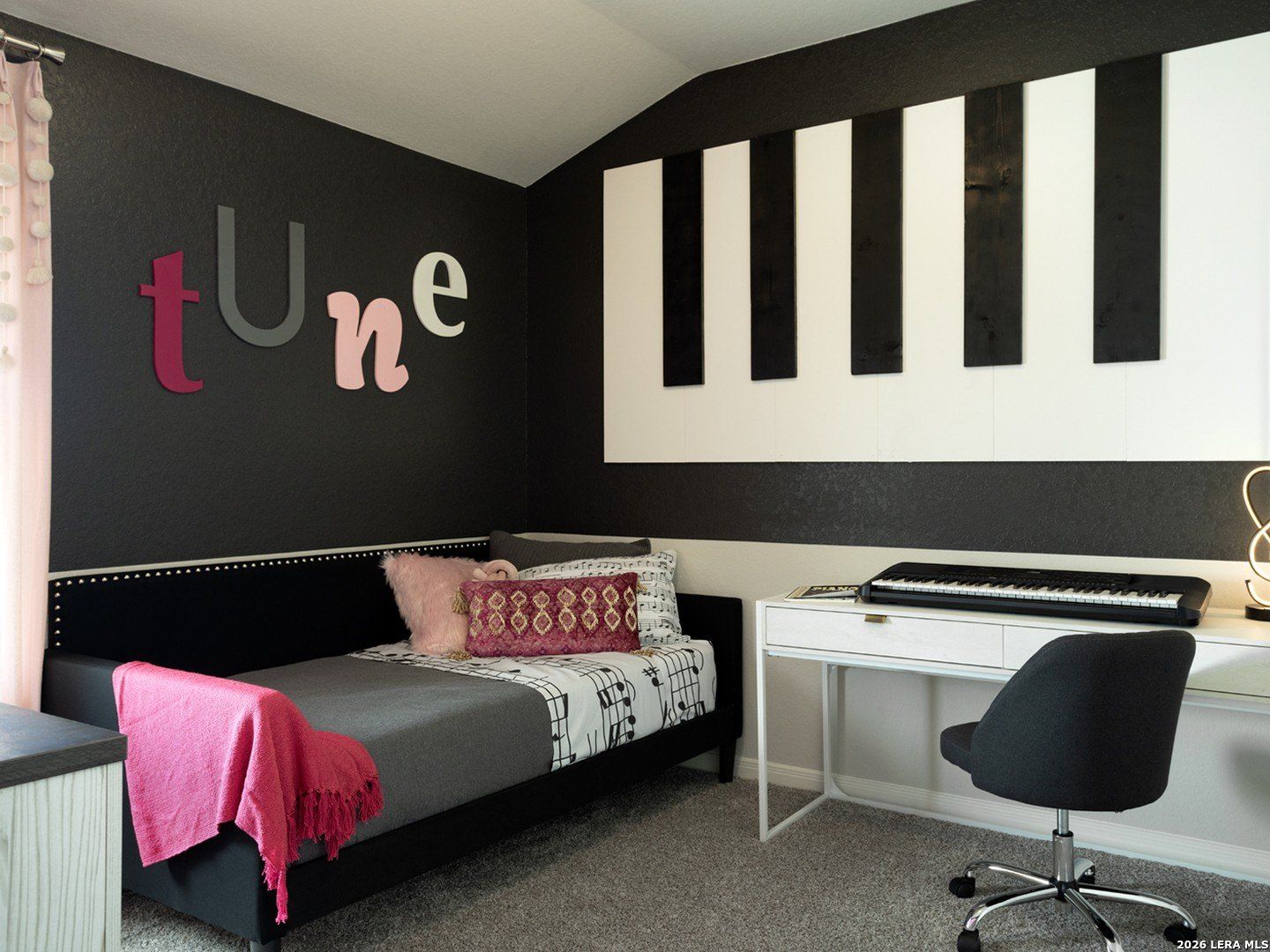 6339 Comanche Coyote. San Antonio, TX 78233