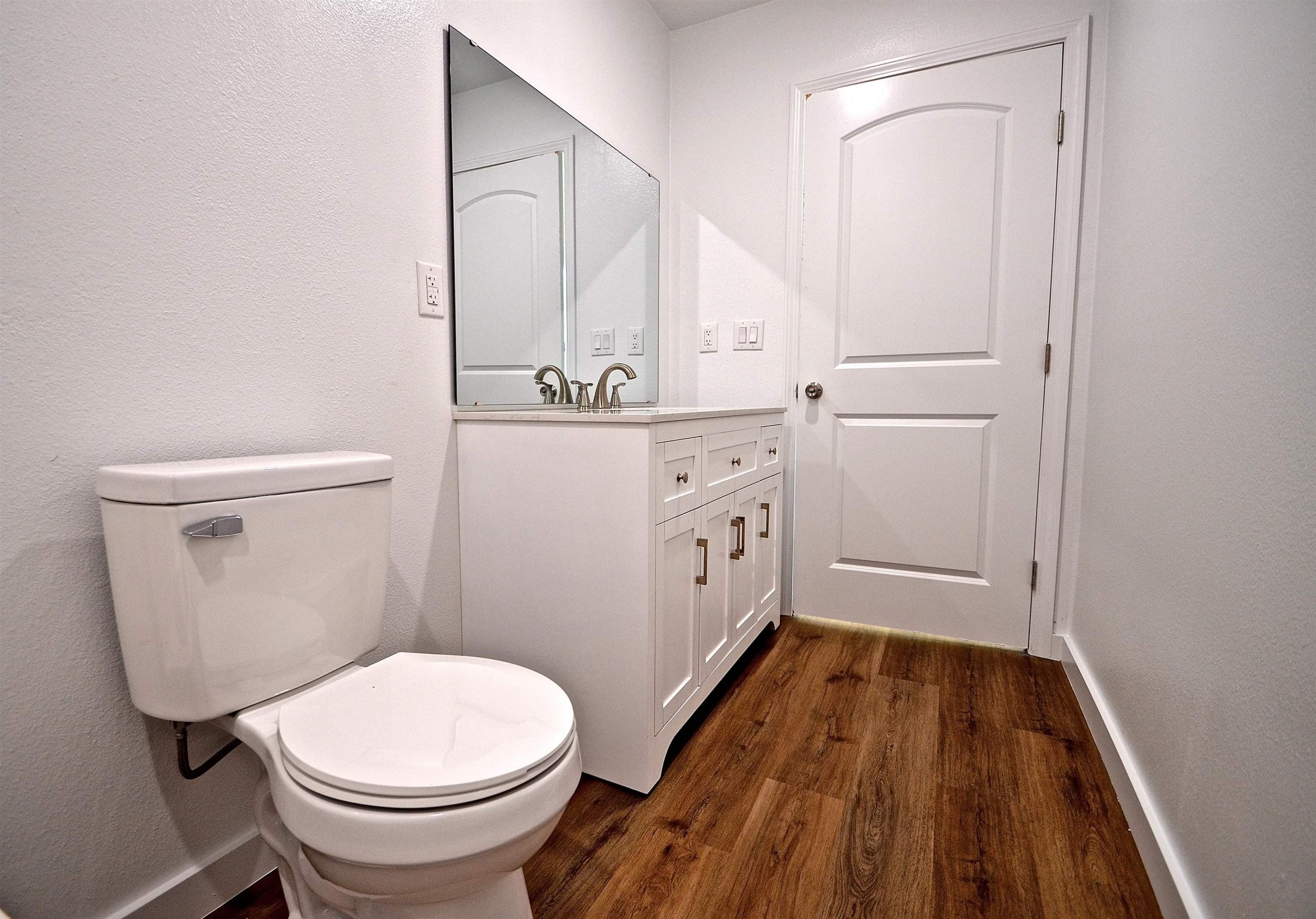 1515 Navajo Trail. Kingsland, TX 78639