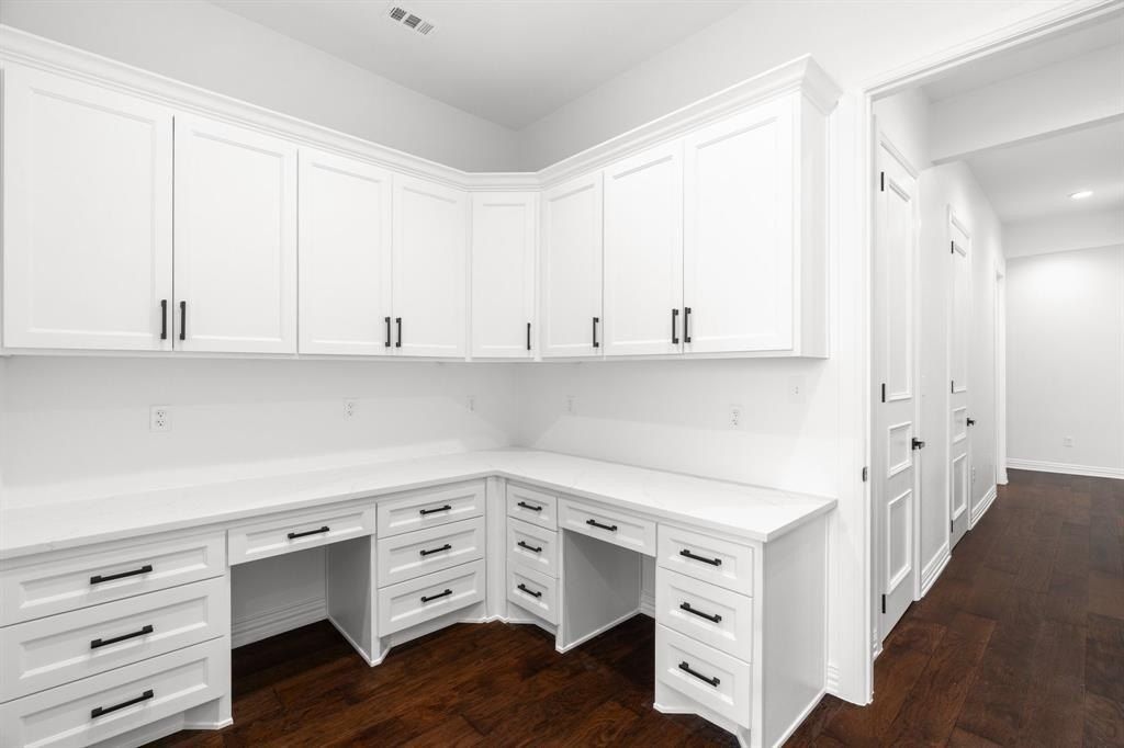 1321 Greycrest Terrace. Midlothian, TX 76065