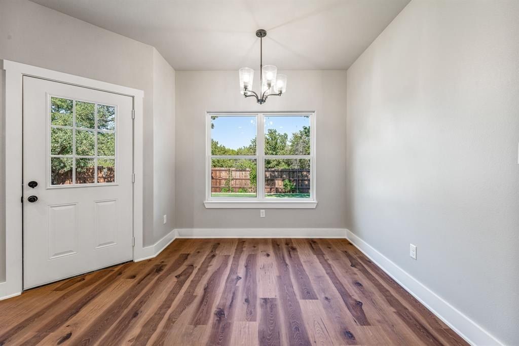 809 Branding Iron Trail. Granbury, TX 76049