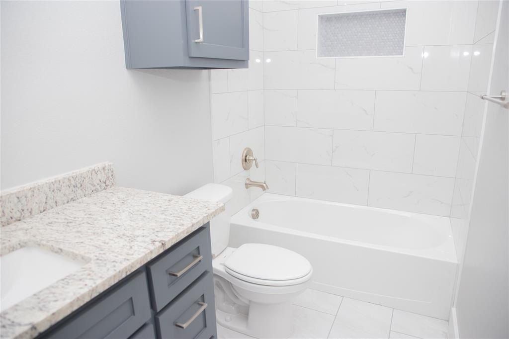 1527 Caldwell Avenue. Dallas, TX 75223