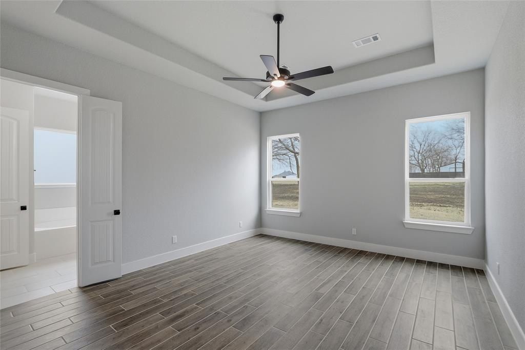 290 Cobb Road. Leonard, TX 75452