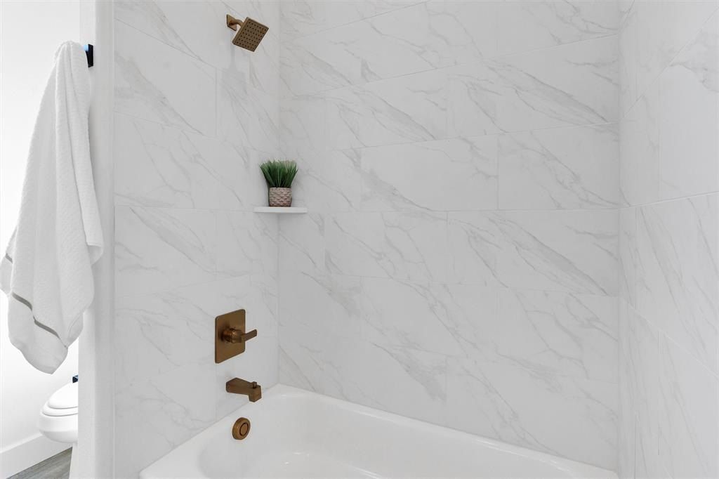 3710 De Cordova Ranch Road. Granbury, TX 76049