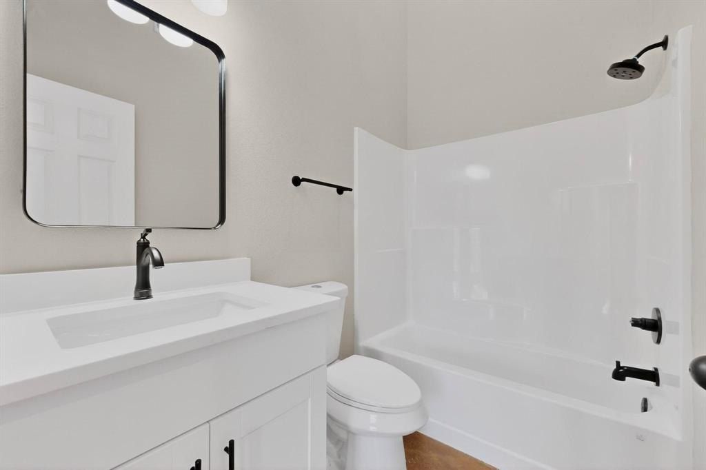 1471 W Kaufman Street. Paris, TX 75460