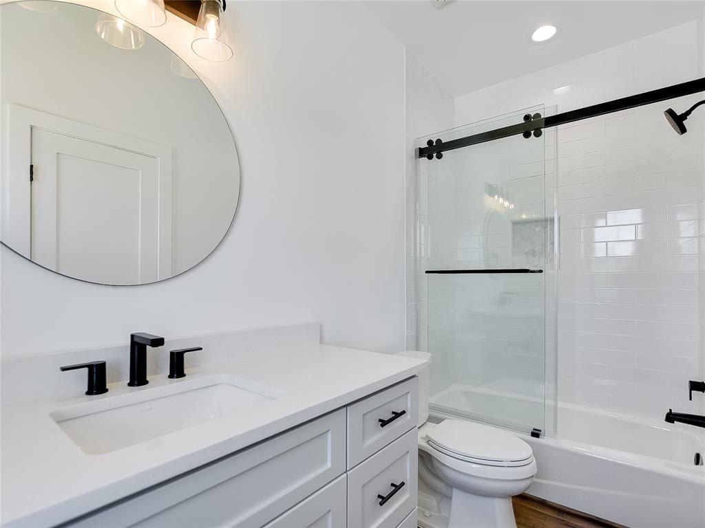 2411 Cherry Lane. Kingsland, TX 78639