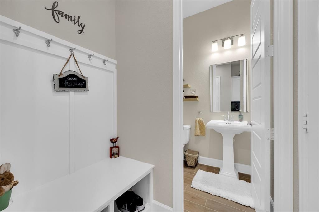 837 Peppervine Drive. Waxahachie, TX 75165