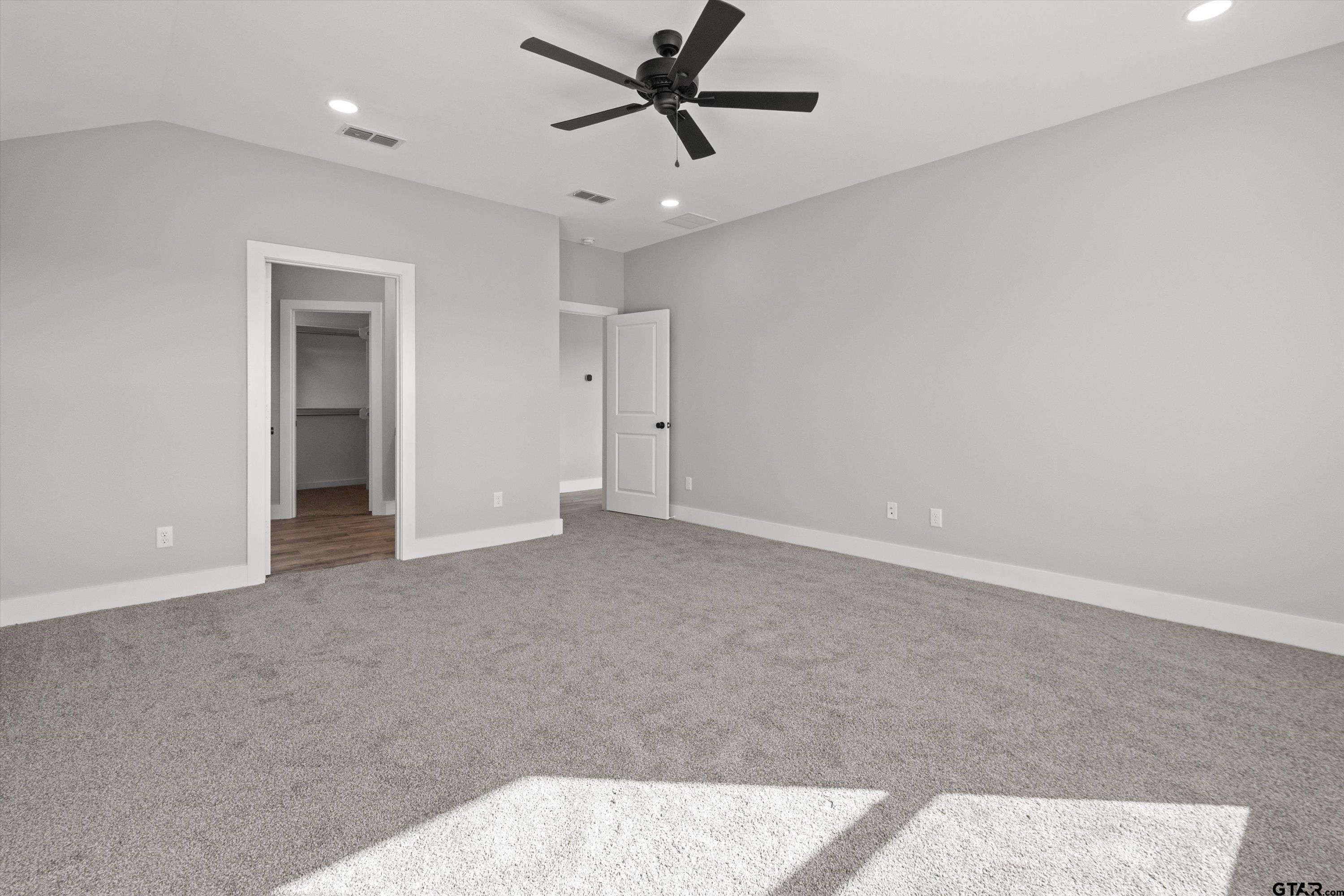 16529 Crossing Circle. Lindale, TX 75771