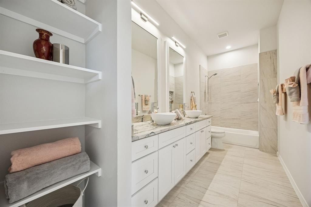 232 Hilltop Drive. Ennis, TX 75119