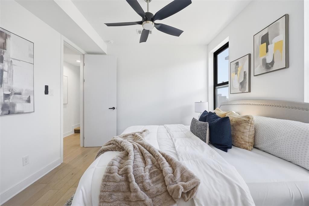 2631 Kirby Street. Dallas, TX 75204