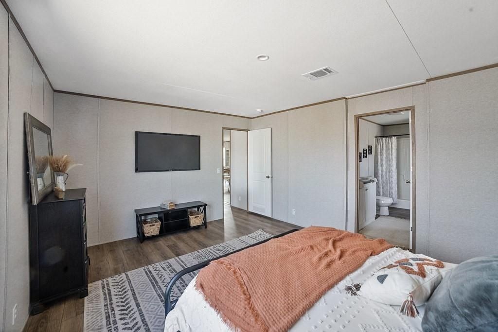 4670 Lonestar Road. Poolville, TX 76487