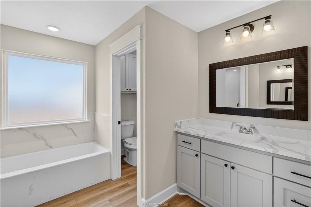 160 Turnrow Cove. Snook, TX 77878