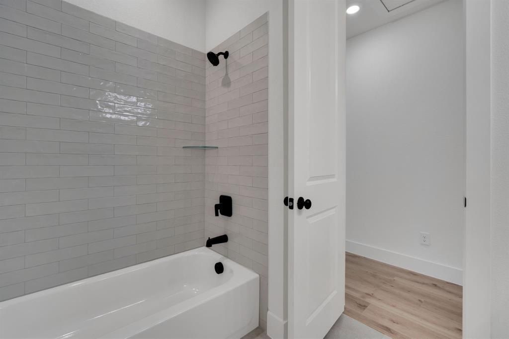 4312 Laurel Trail. Midlothian, TX 76065