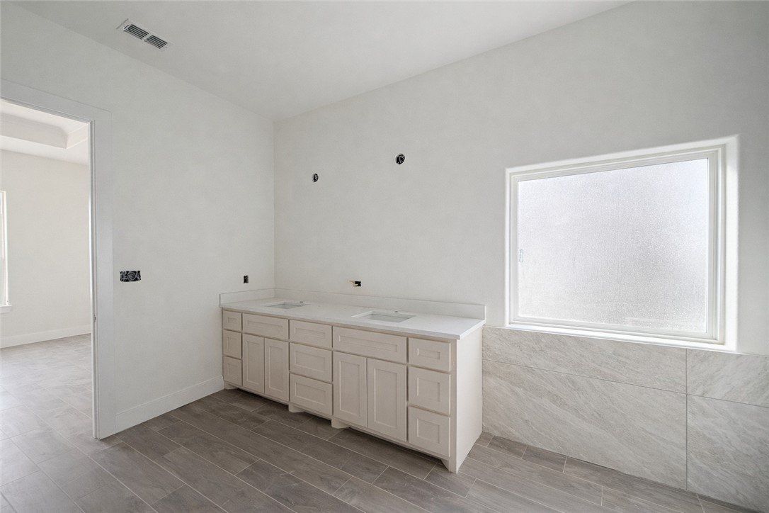 1489 Natasha Lane. Corpus Christi, TX 78415