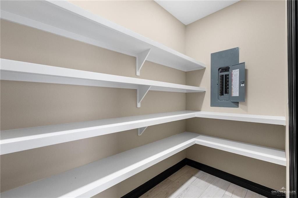 712 E Ricky Crossland. Elsa, TX 78543