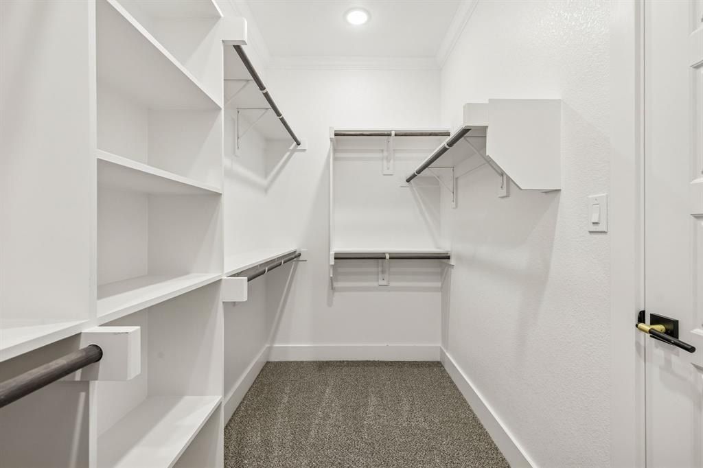 603 Sw 15Th Street. Grand Prairie, TX 75051